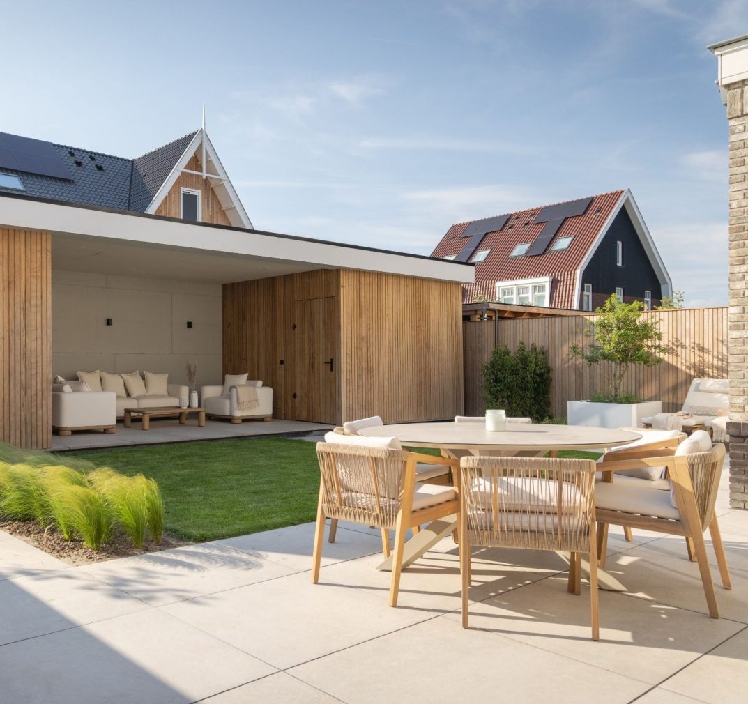 Onderhoudsvriendelijke nieuwbouwtuin met overkapping